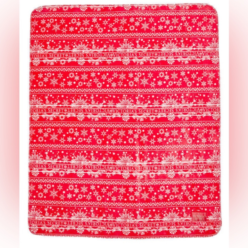 Victoria’s Secret Plush Fleece Blanket NWT